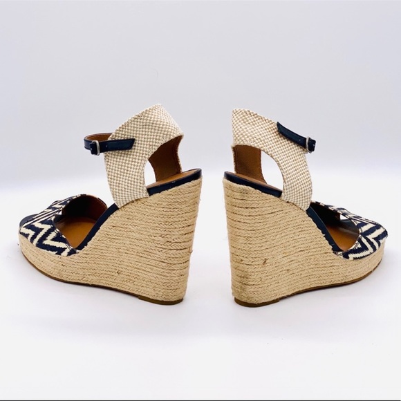 EUC Lucky Brand Blue/Tan Wedge Sandal - Picture 10 of 11